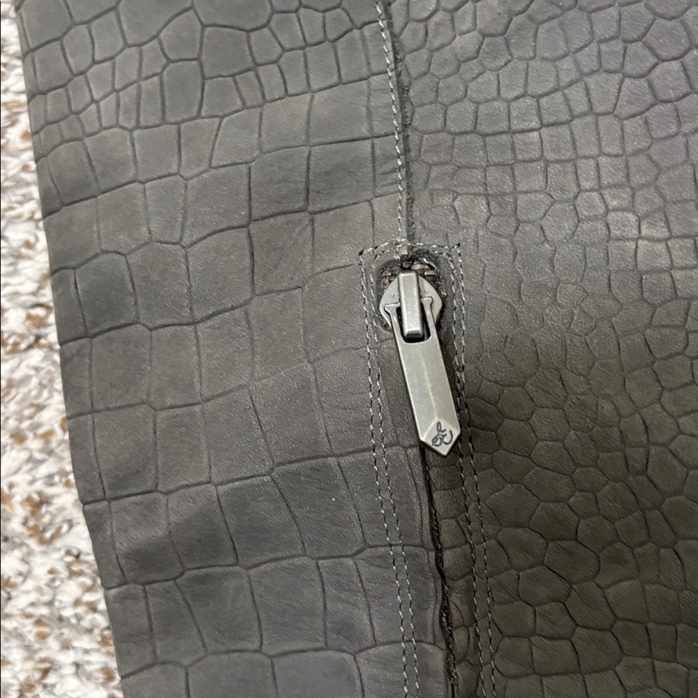 Sam Edelman Joelle knee-high boots in grey croc-embossed suede 9.5 - Picture 7 of 9